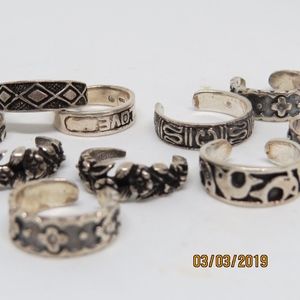 Toe rings